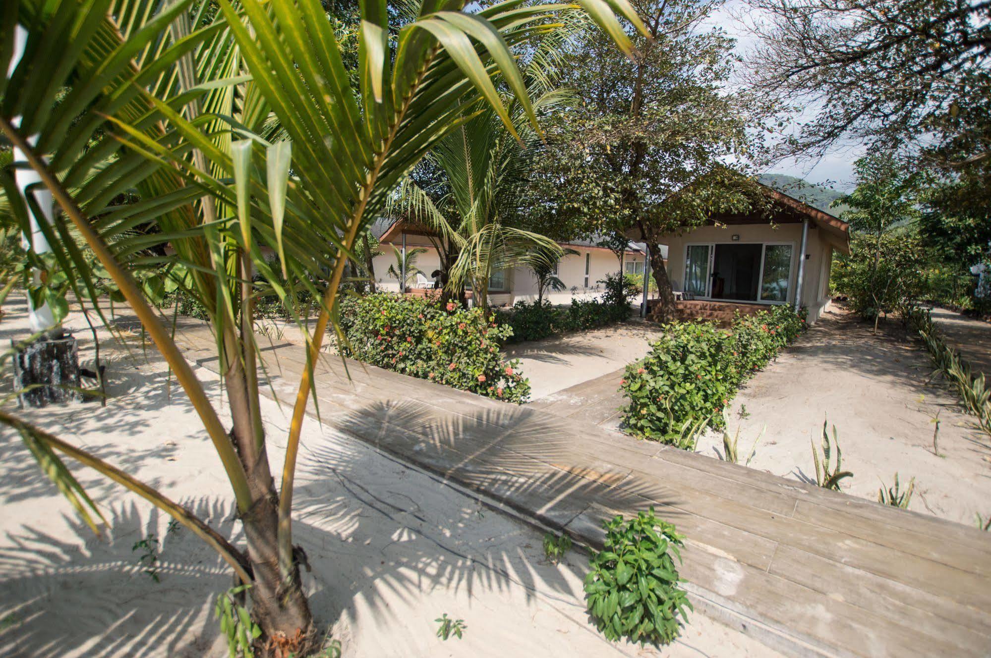 The Place Resort At Tokeh Beach Freetown Exterior photo